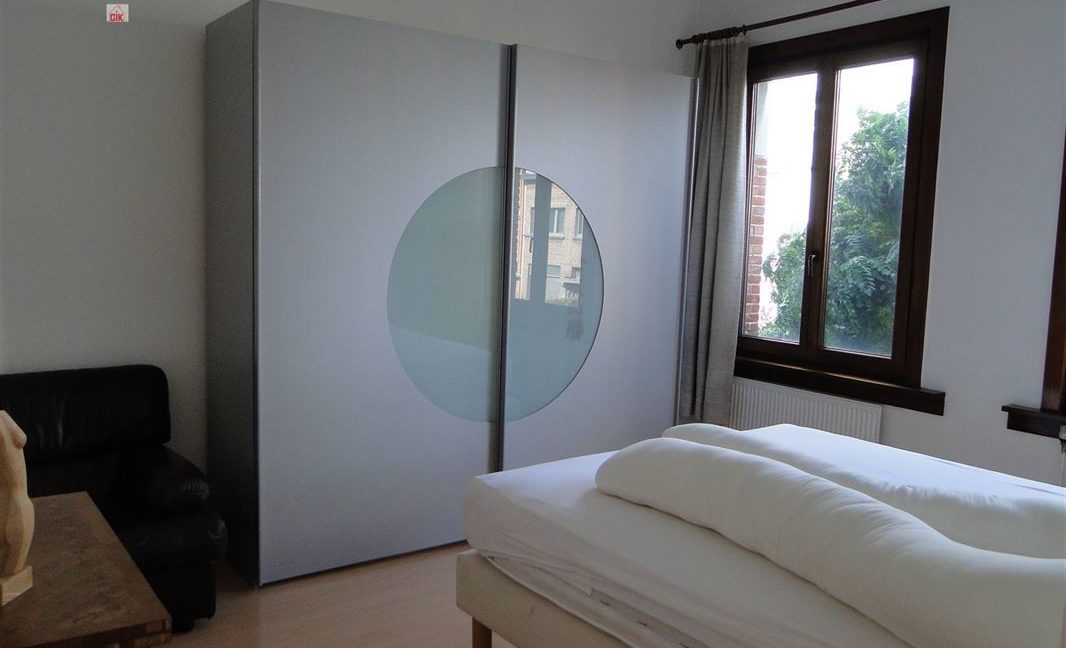 E2638923380978969435_18258AAL