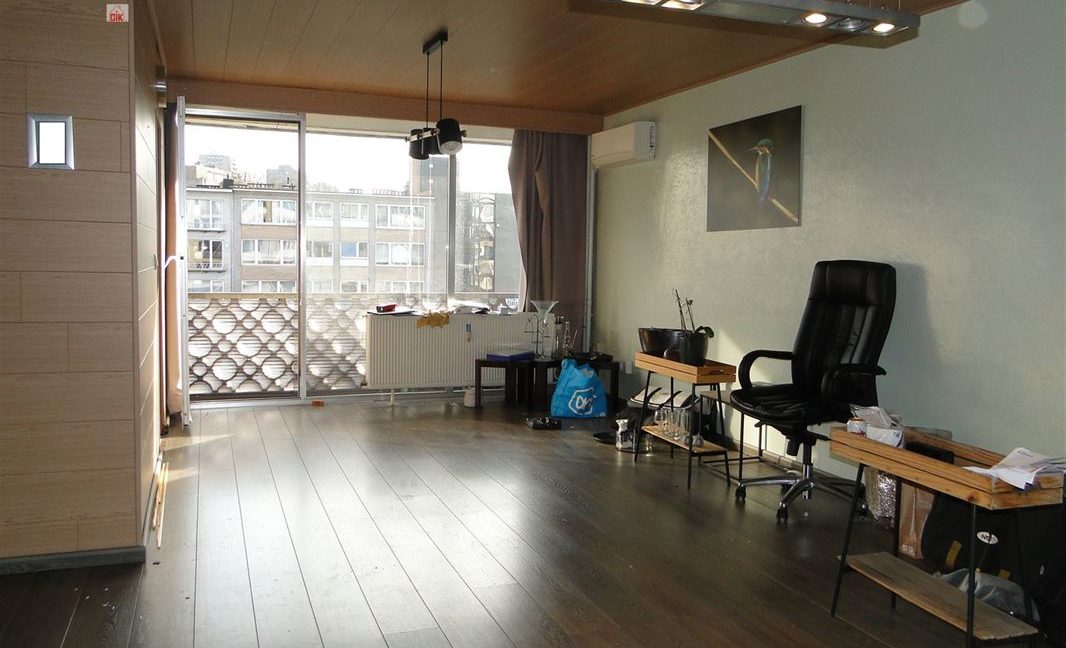 E1638923364047137089_18922BL