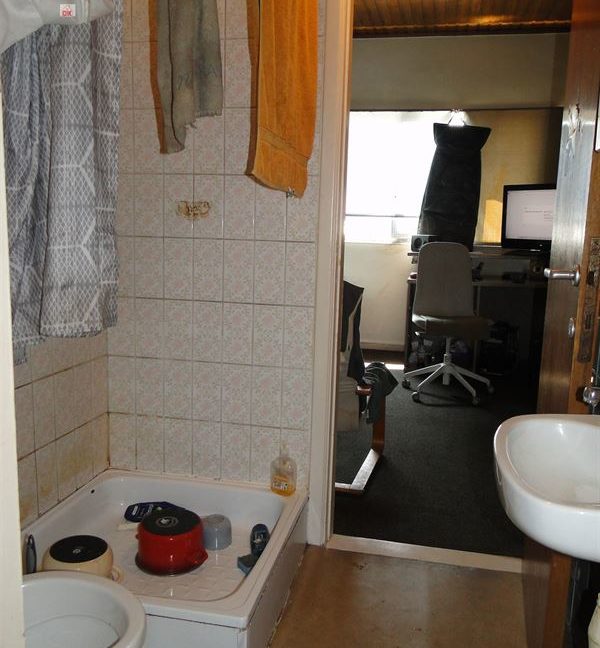 E2638923371702597930_18971ACL