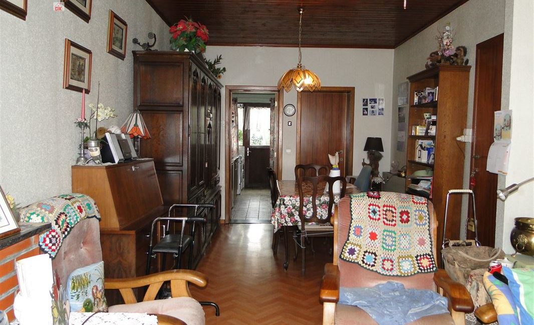 E3638923371743482701_18971BL