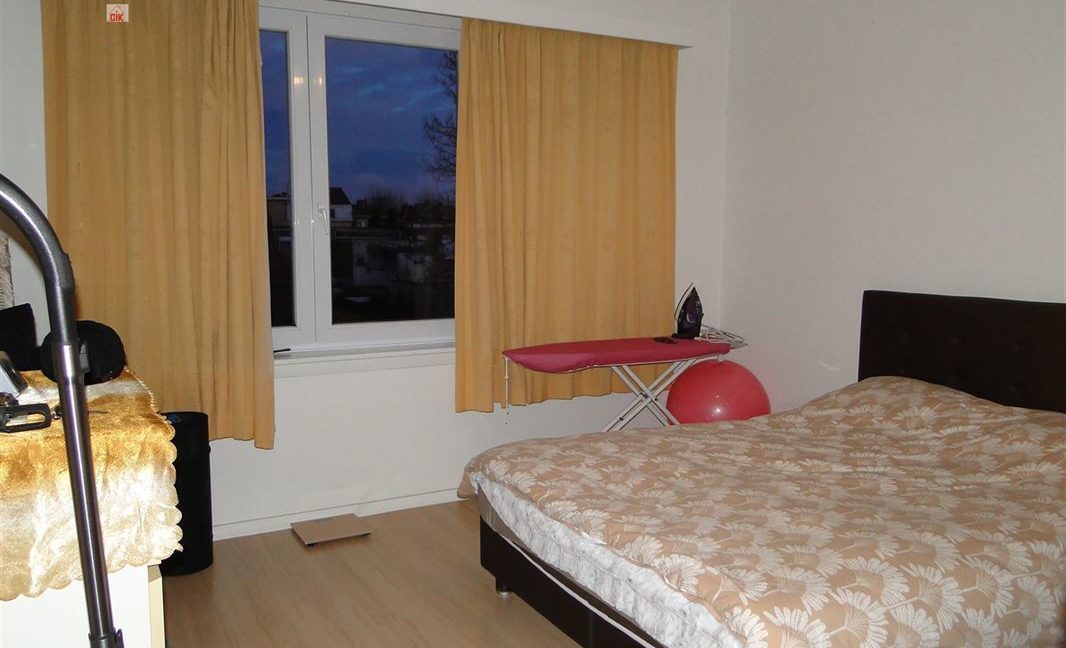 E1638923340935843024_18353AAL