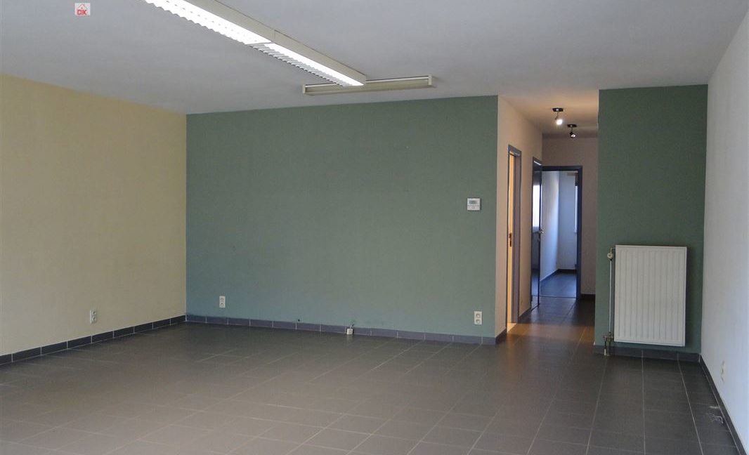 E1638923350169853361_18784CL