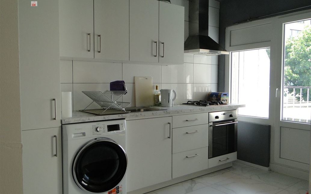 E1638923371251674368_18969BL