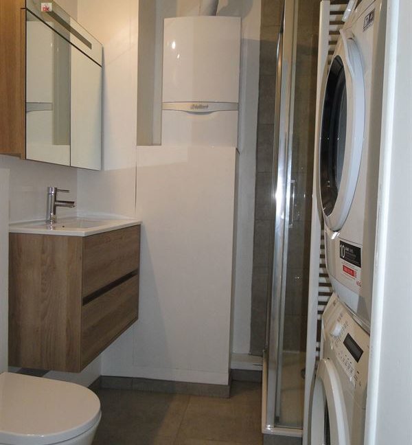 E1638923379756563265_18981NL