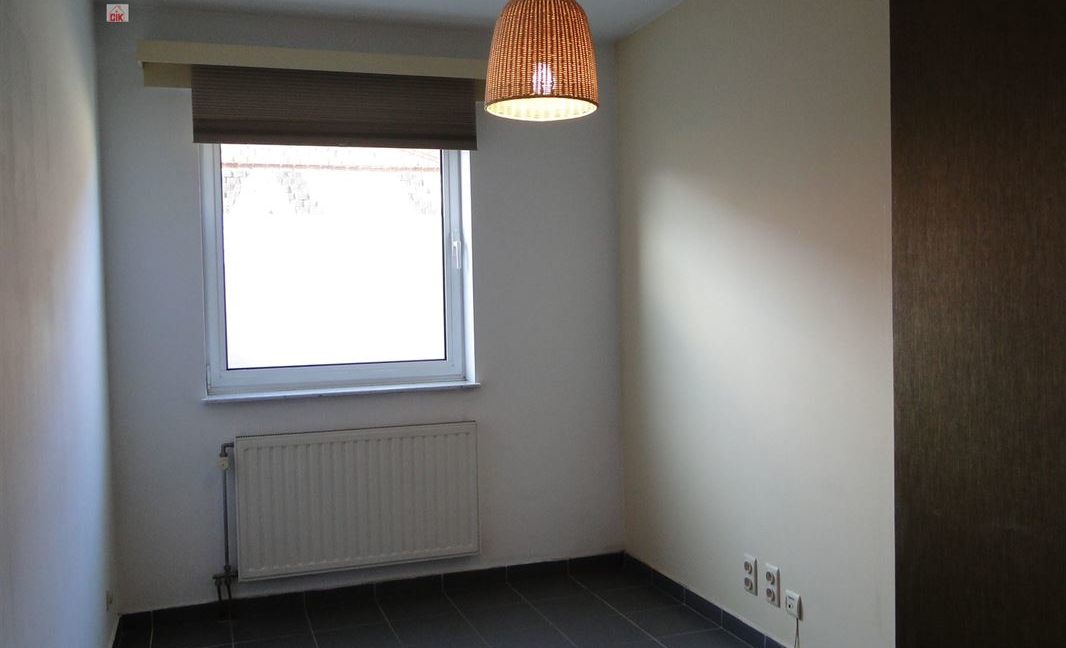 E2638923350485957856_18784KL