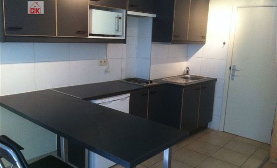 E2638923354015923243_18067AAL