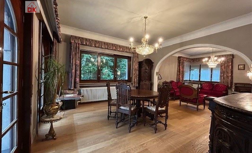 E2638923378821780846_18980JL