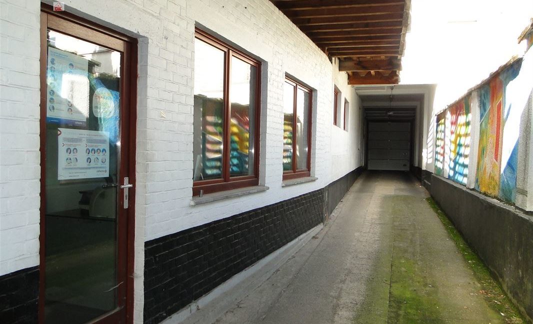 E2638923381464490171_18258BL