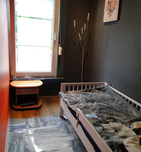 E2638927524280994146_18986KL