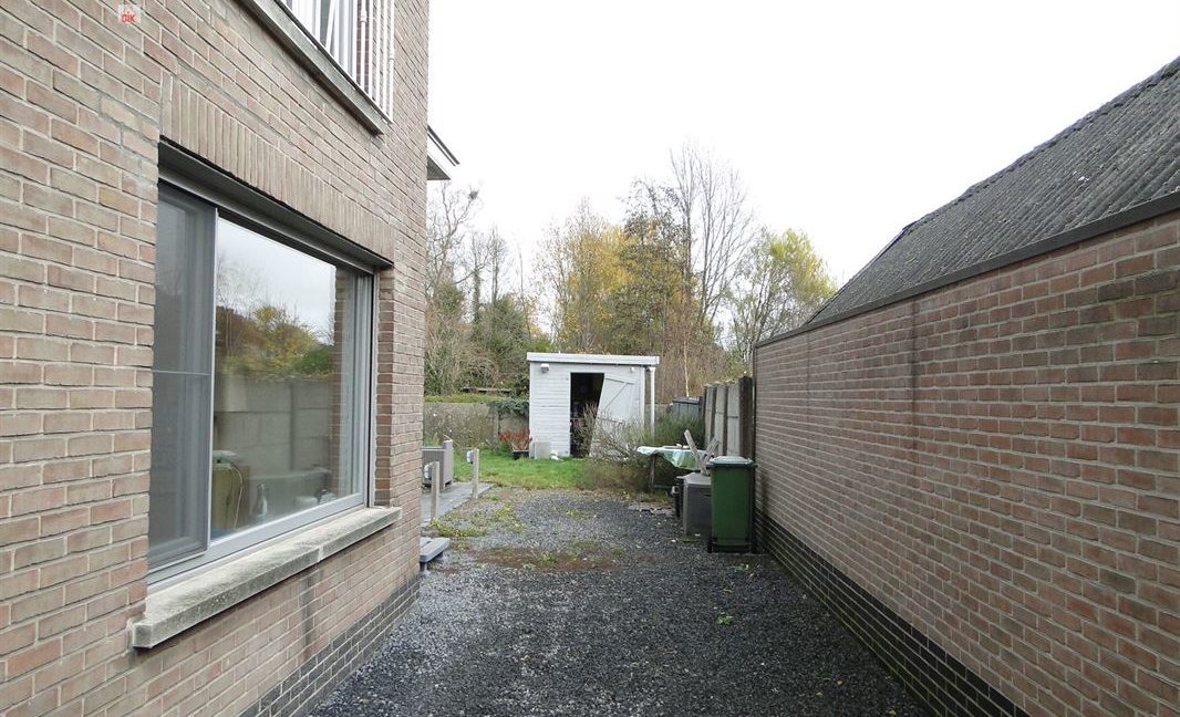 E2639006383225262149_19007JL