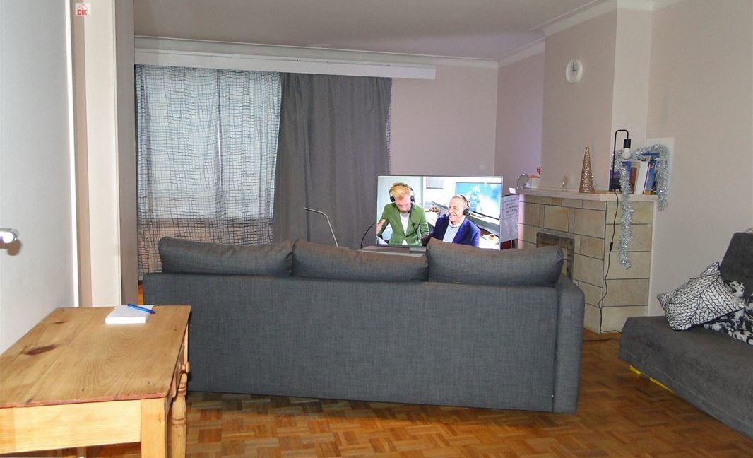 E3638923334678750874_18320BL