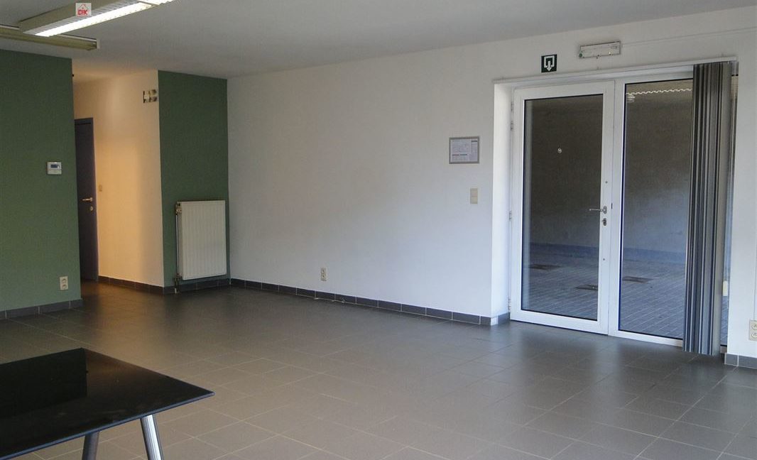 E3638923350142336927_18784BL