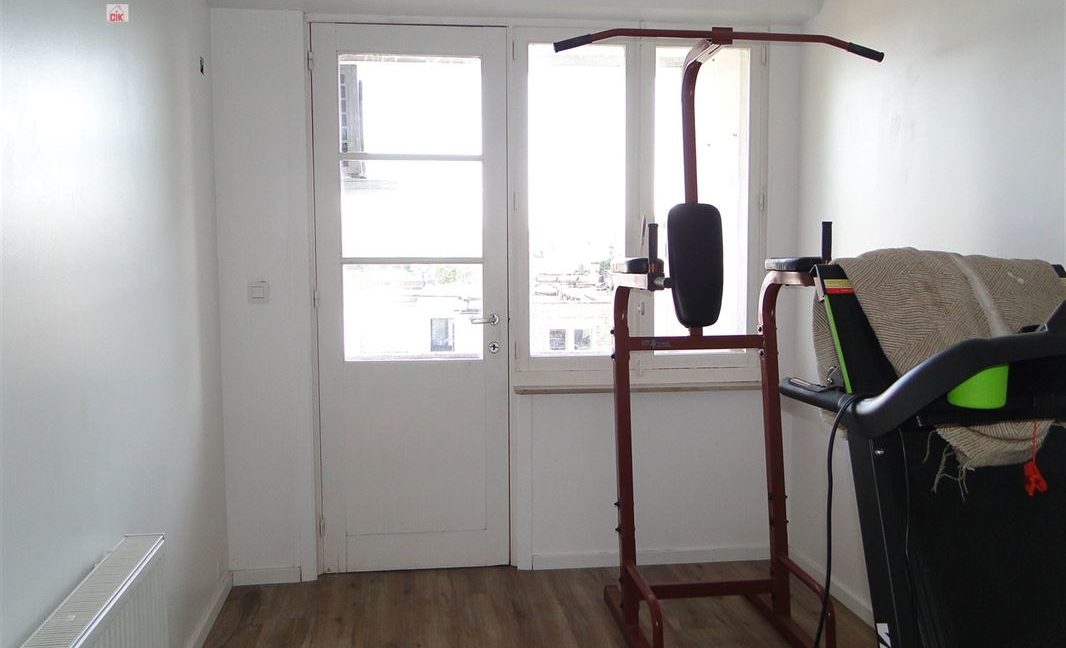 E3638923379651096526_18981KL