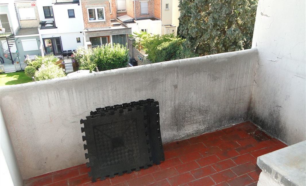 E3638923379718743563_18981ML