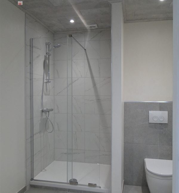 E2638923355417816651_18817AAL