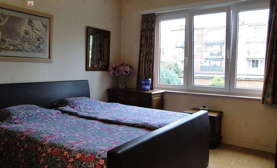 E2638923355937293563_18817HL