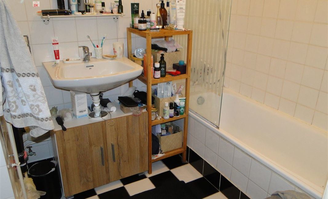 E2638923359148135664_18866AGL