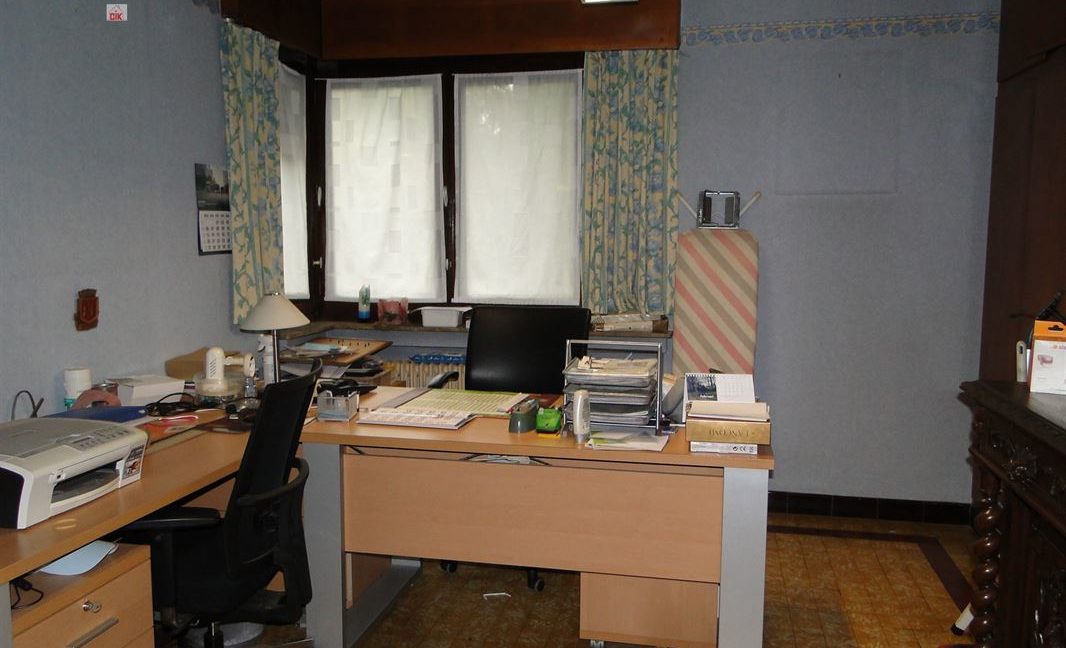 E2638923378940310420_18980NL