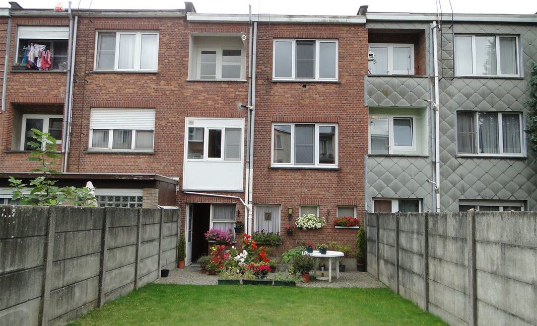 E3638923355703323875_18817BL