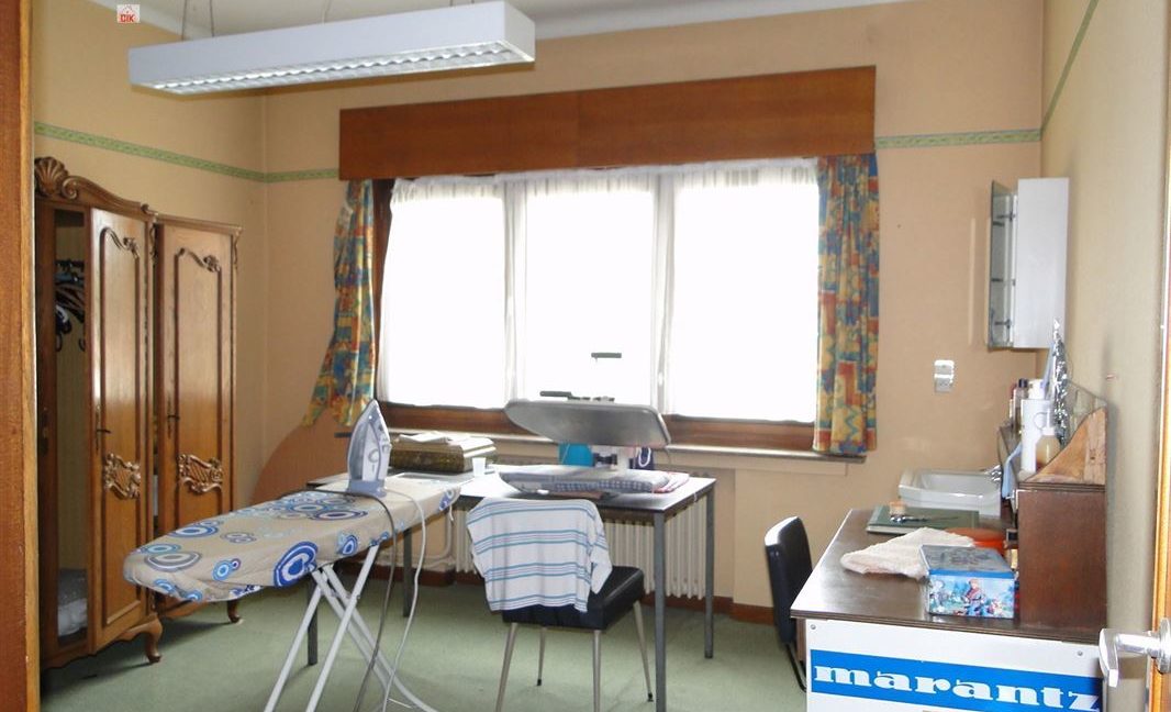 E3638923375175719830_18980AHL