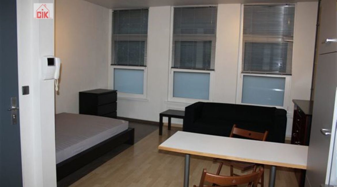 E2638923354292673779_18067DL