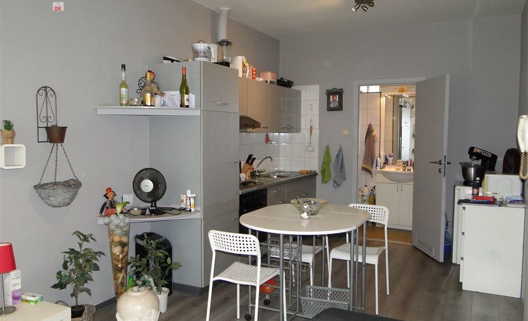 E1638923354357911725_18067FL