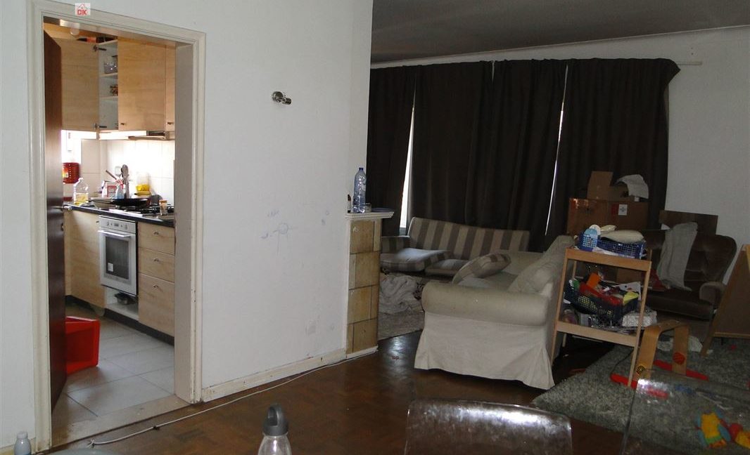 E1638923359425111808_18866ML