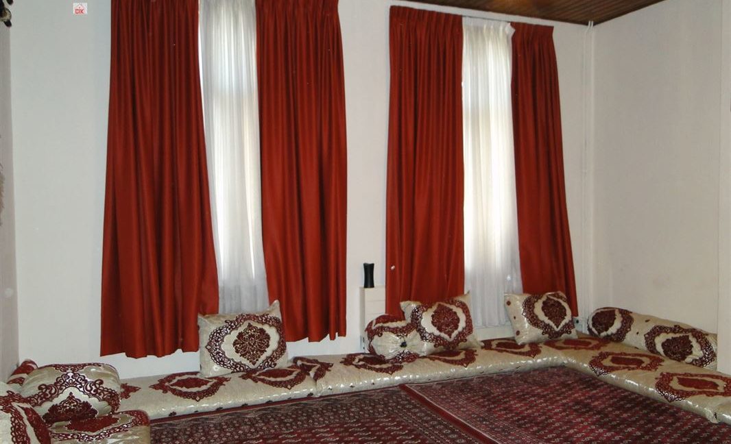 E1638923369454416430_18957LL