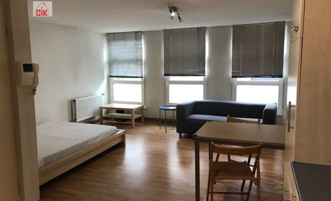 E2638923354400893456_18067HL